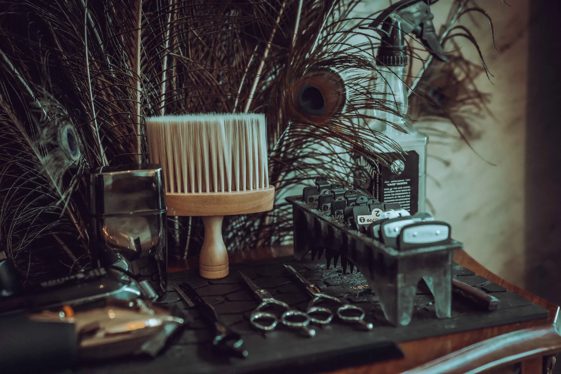 Bazaar Barber — outils de barbier, ciseaux et brosses